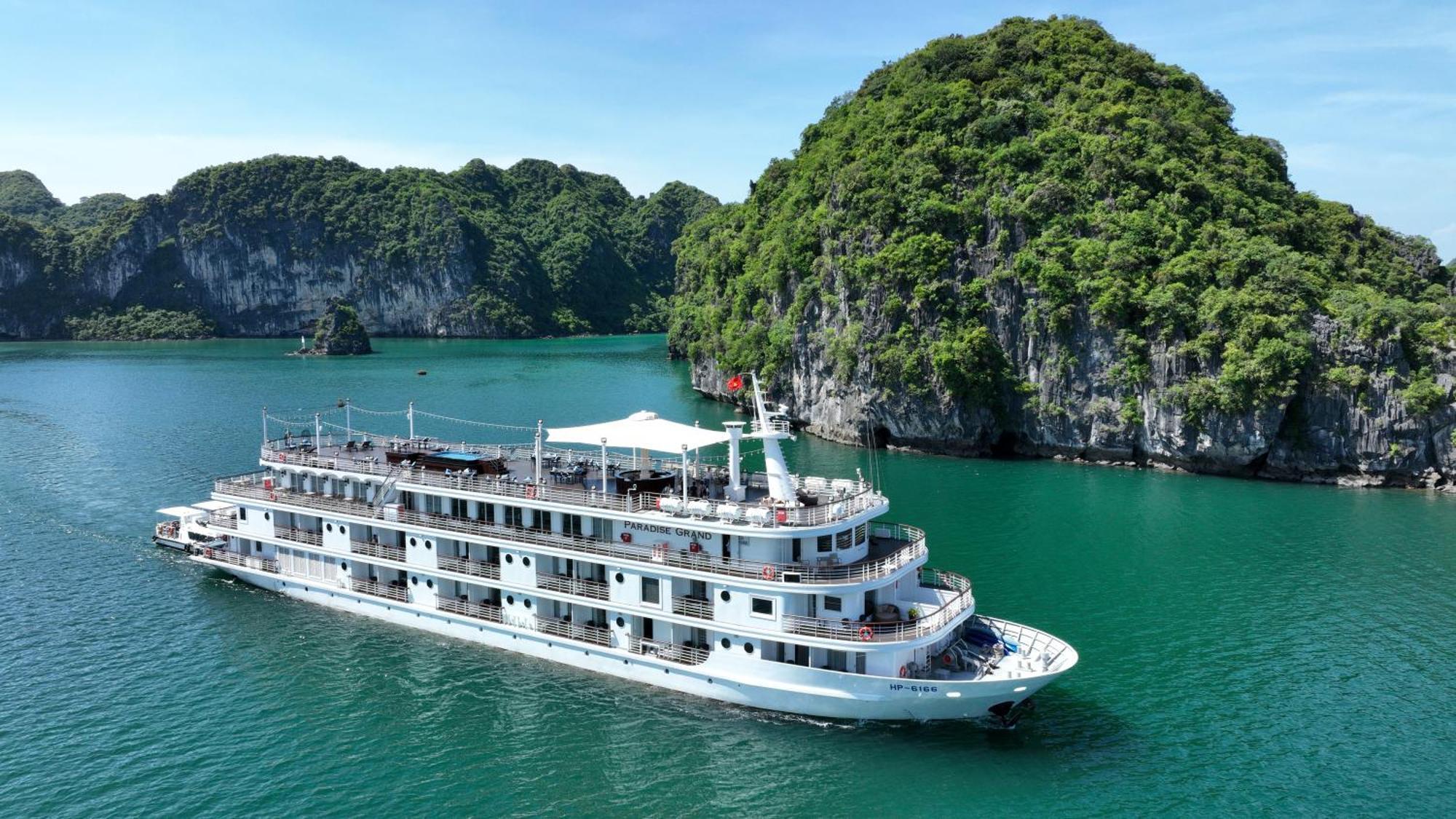 Hotel Paradise Grand Cruise - Lan Ha Bay Ha Long Esterno foto