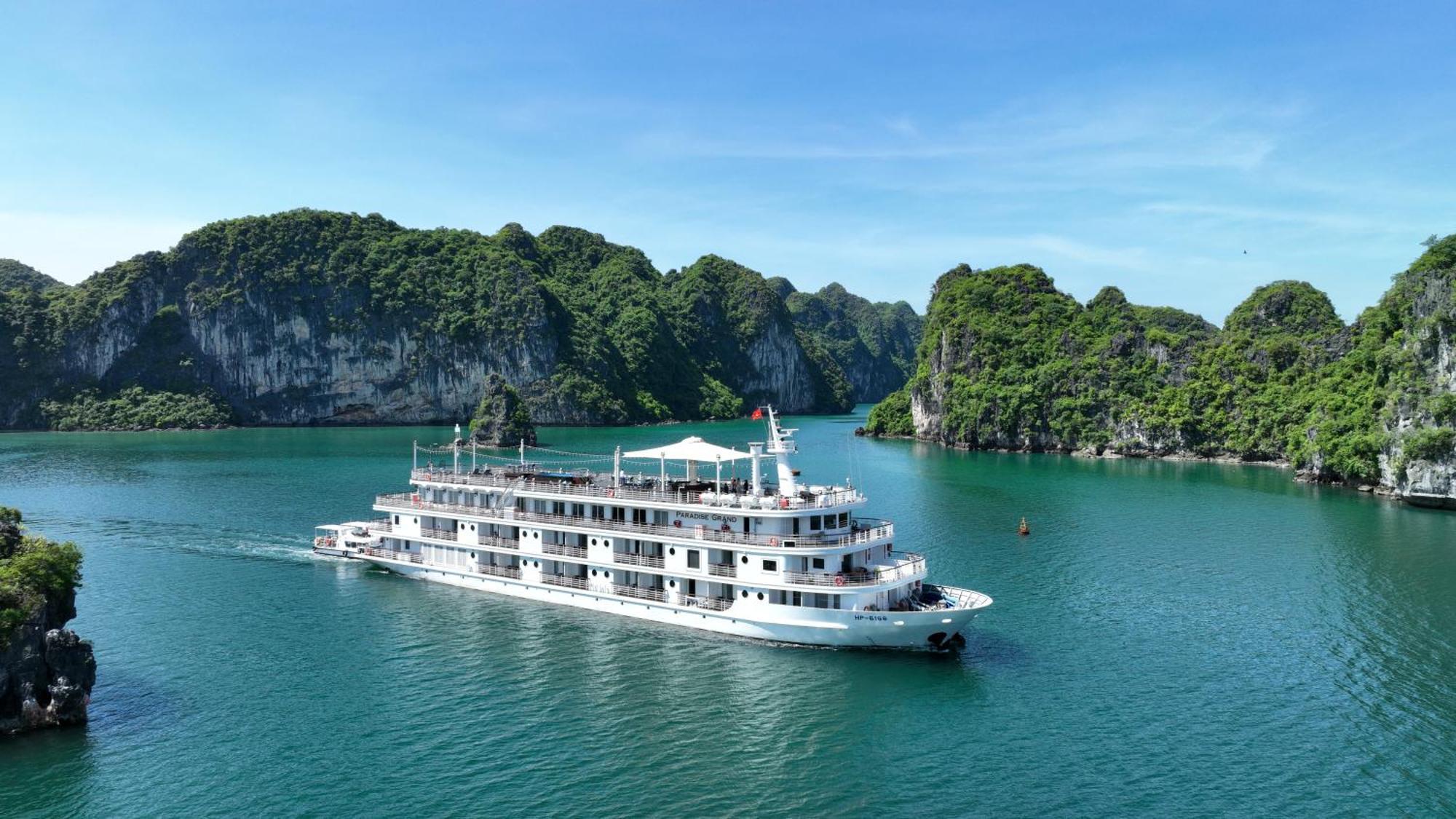 Hotel Paradise Grand Cruise - Lan Ha Bay Ha Long Esterno foto