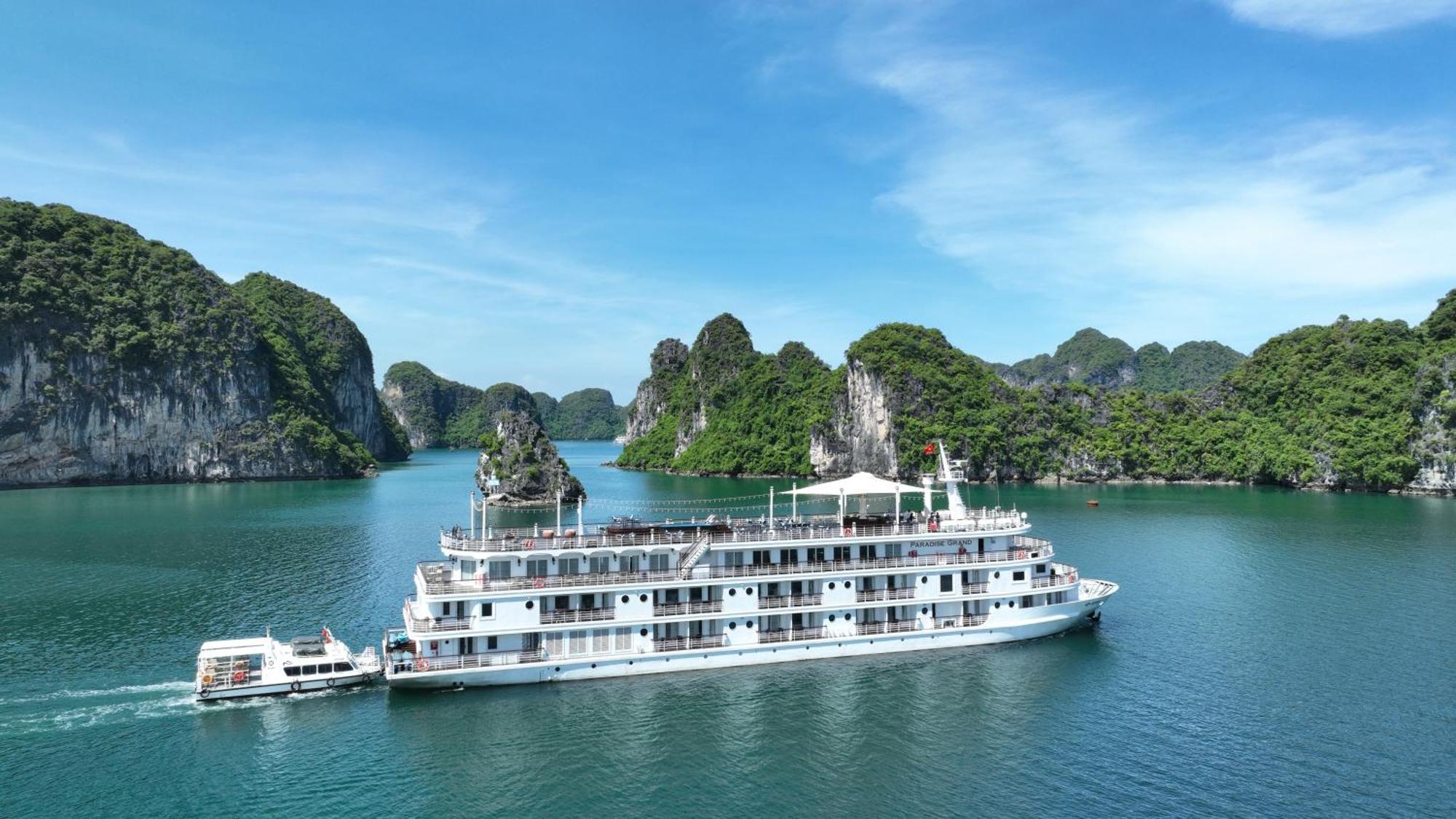 Hotel Paradise Grand Cruise - Lan Ha Bay Ha Long Esterno foto