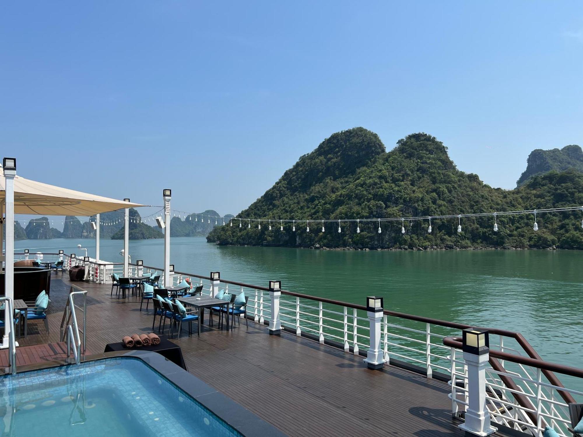 Hotel Paradise Grand Cruise - Lan Ha Bay Ha Long Esterno foto