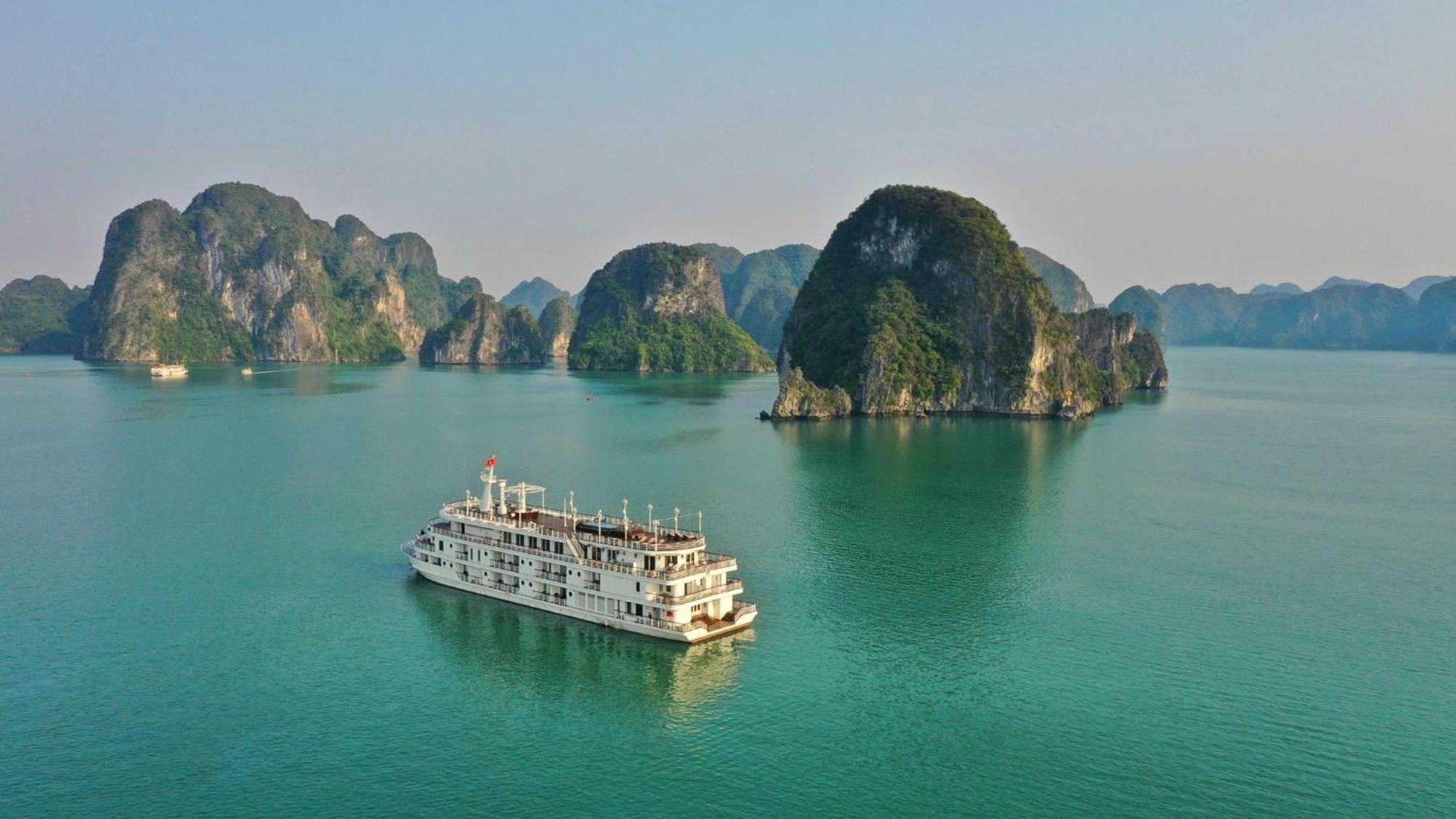 Hotel Paradise Grand Cruise - Lan Ha Bay Ha Long Esterno foto