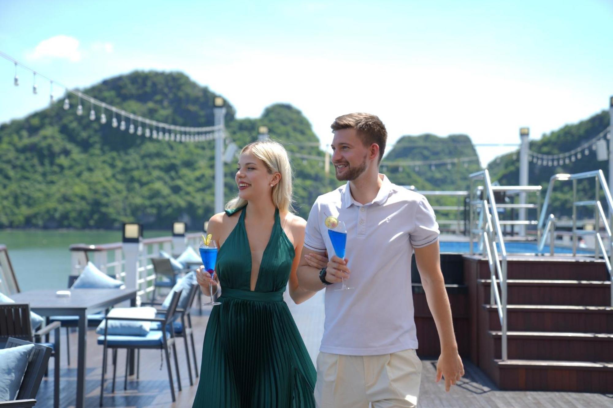 Hotel Paradise Grand Cruise - Lan Ha Bay Ha Long Esterno foto