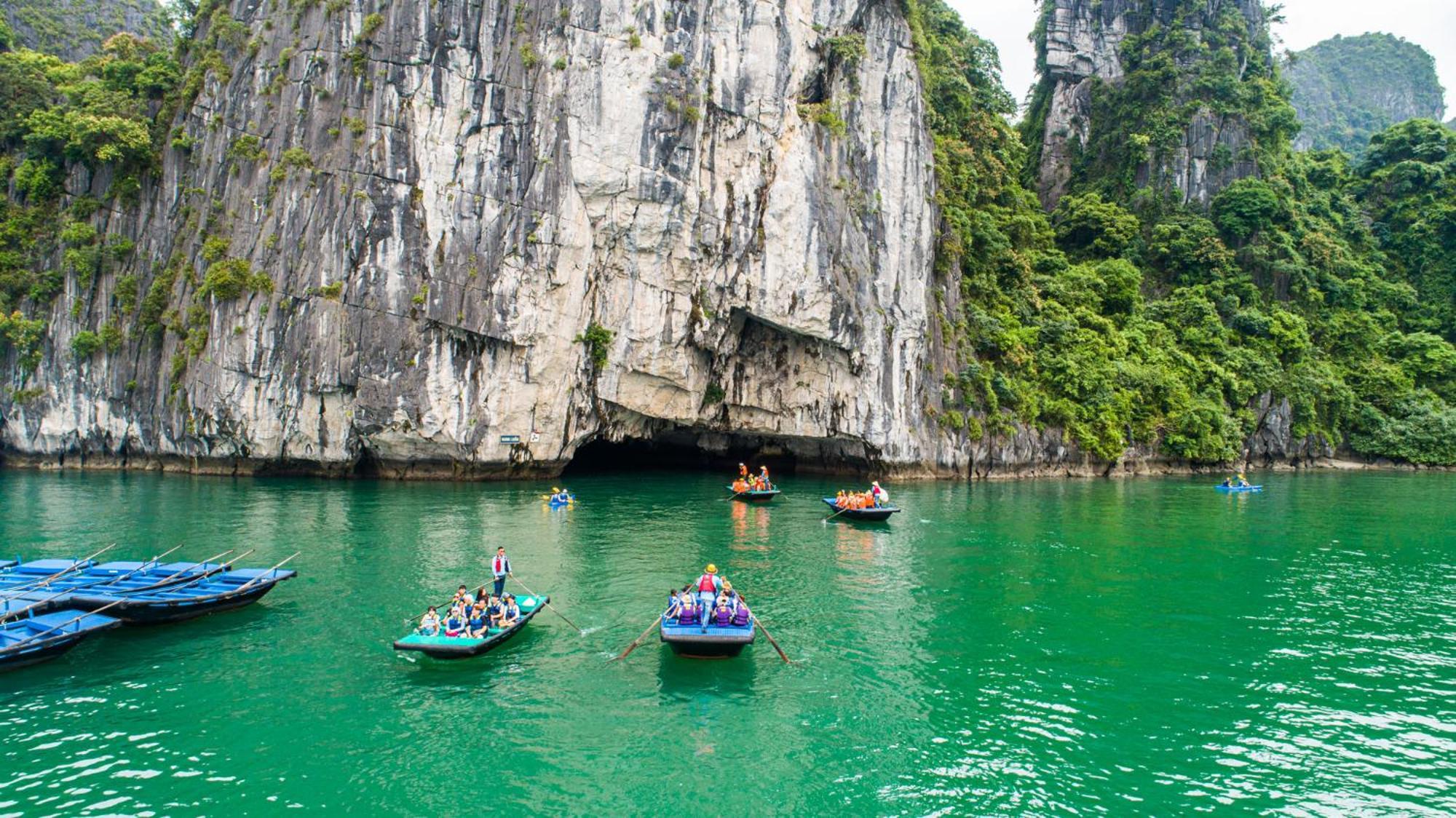 Hotel Paradise Grand Cruise - Lan Ha Bay Ha Long Esterno foto