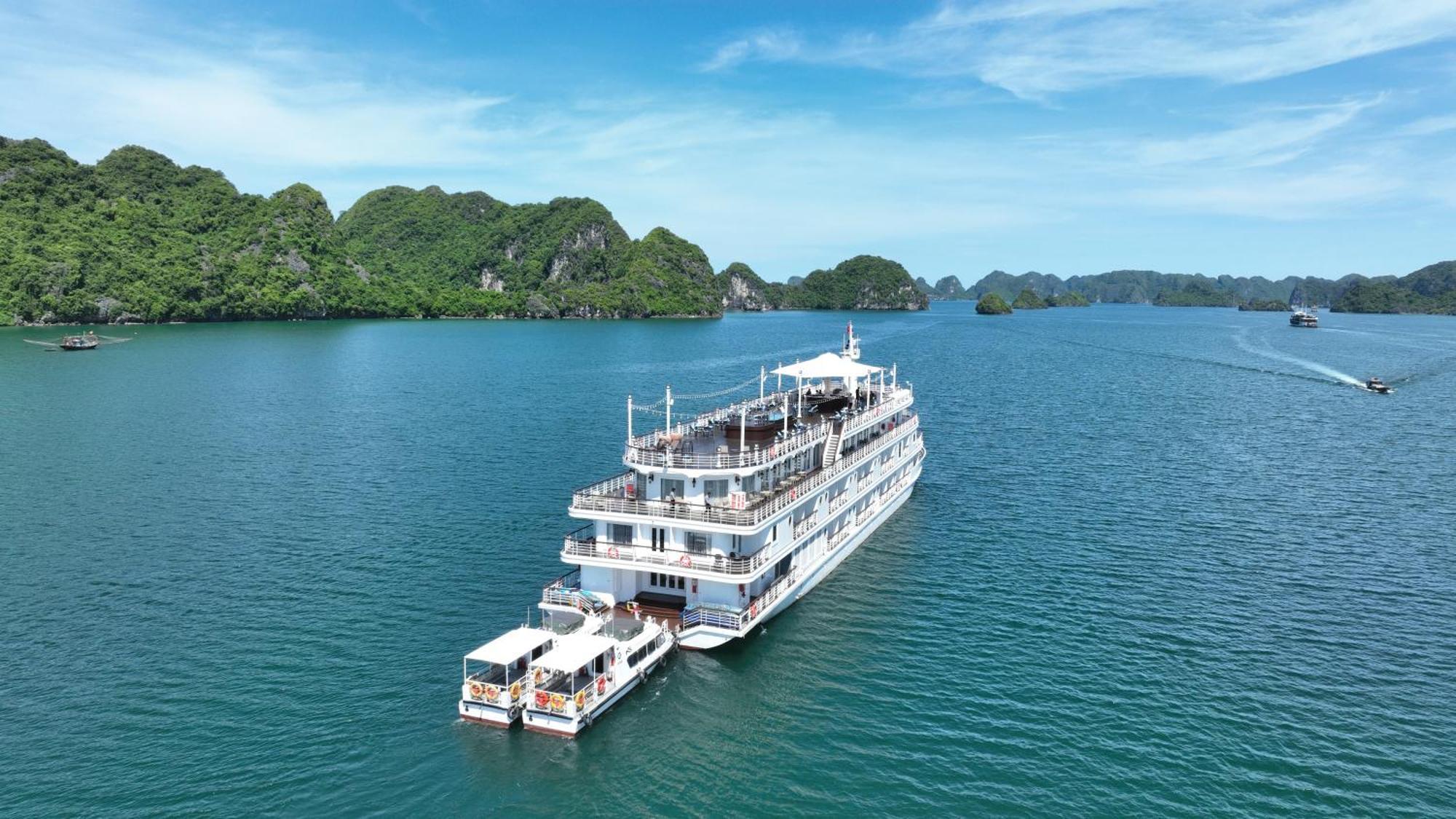 Hotel Paradise Grand Cruise - Lan Ha Bay Ha Long Esterno foto