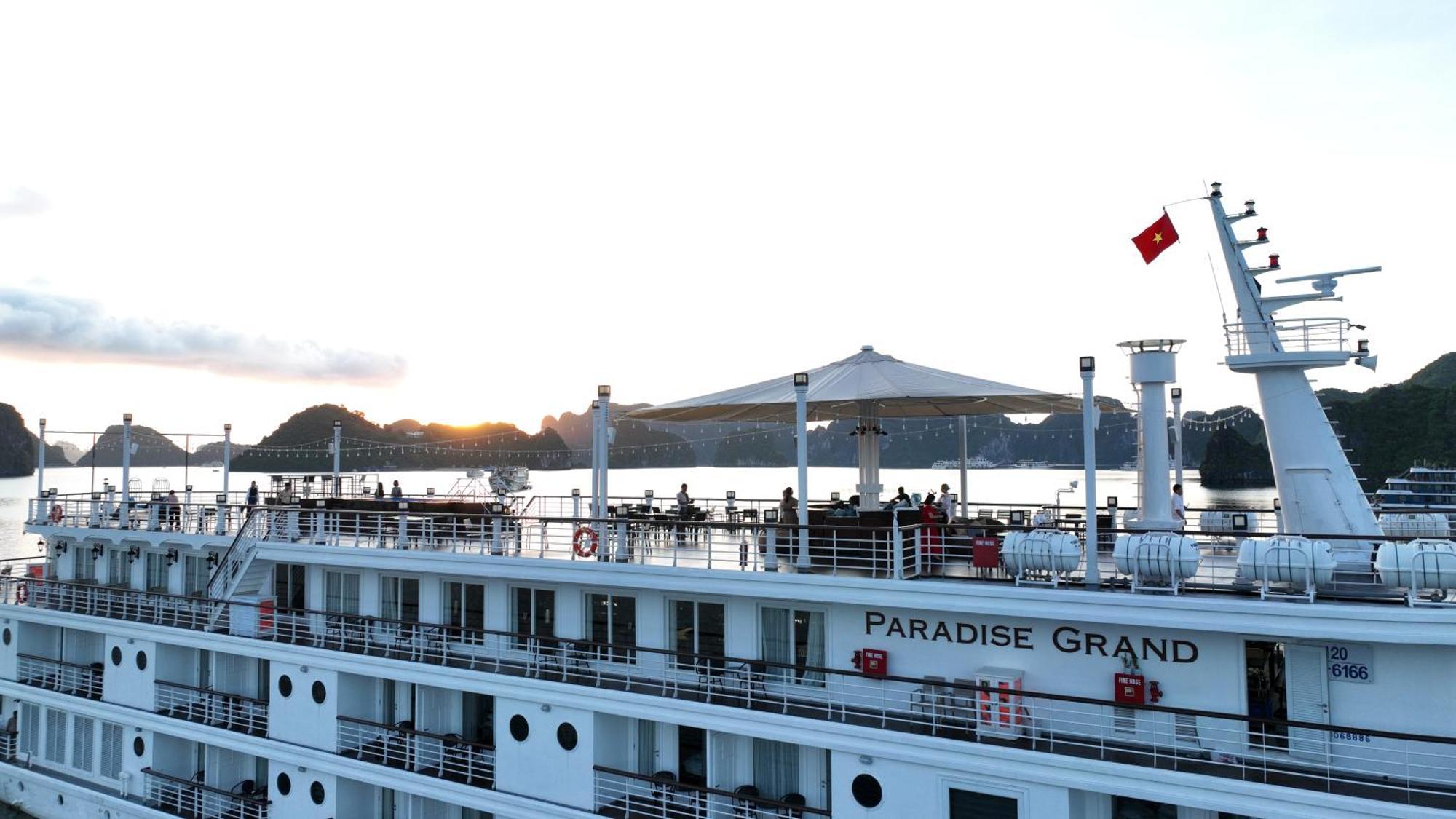 Hotel Paradise Grand Cruise - Lan Ha Bay Ha Long Esterno foto