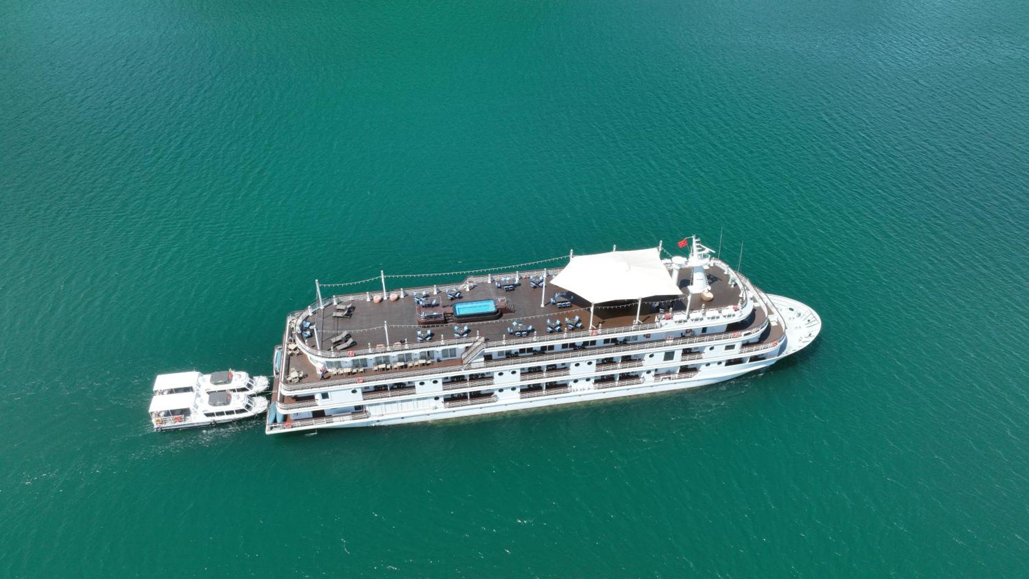 Hotel Paradise Grand Cruise - Lan Ha Bay Ha Long Esterno foto