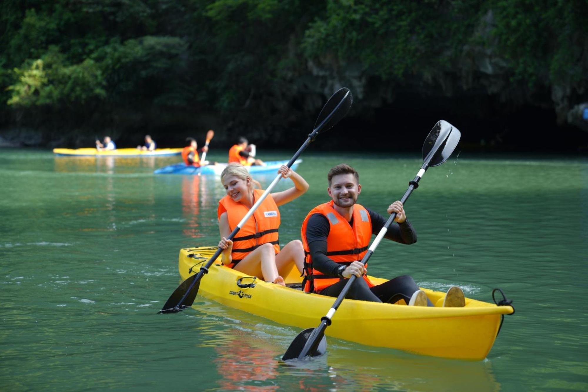 Hotel Paradise Grand Cruise - Lan Ha Bay Ha Long Esterno foto