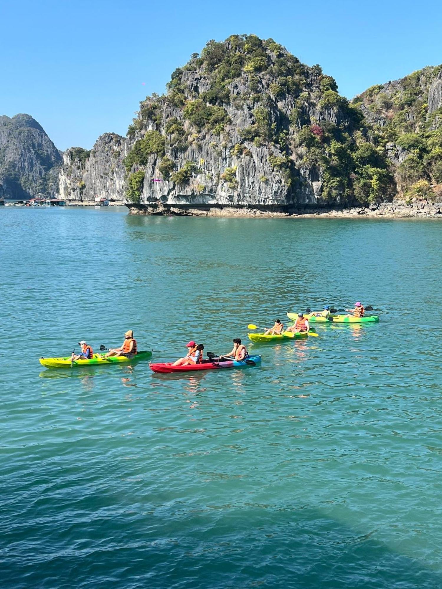 Hotel Paradise Grand Cruise - Lan Ha Bay Ha Long Esterno foto